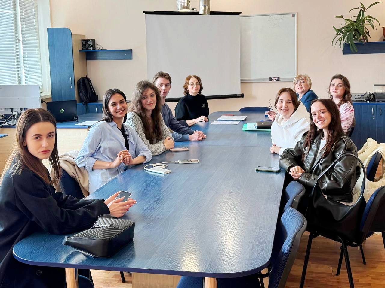 За кілька хвилин до початку захисту